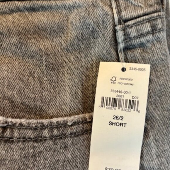 GAP-High Rise Cheeky Straight Jeans SIZE 26/2 SHORT/GRAY NWT - Picture 3 of 6